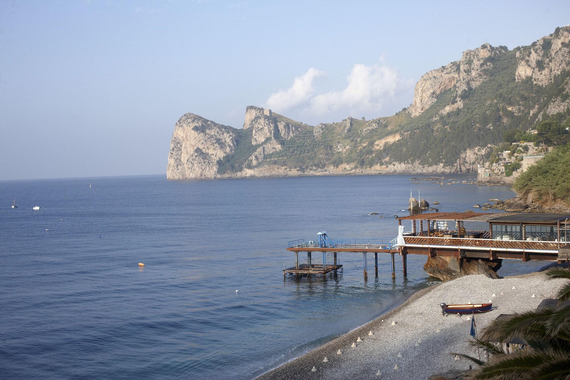 Taverna Del Capitano Marina del Cantone Exterior photo